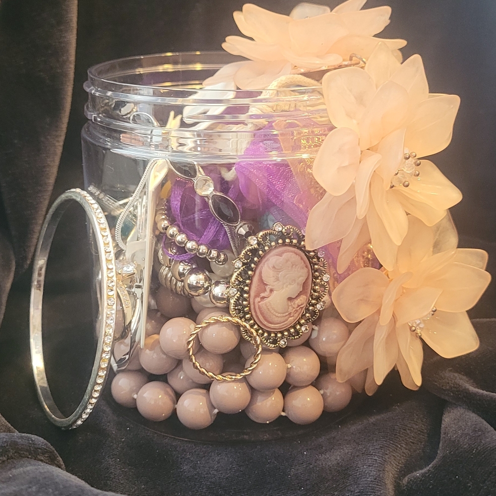 Elegant Floral Cameo Jewelry Set